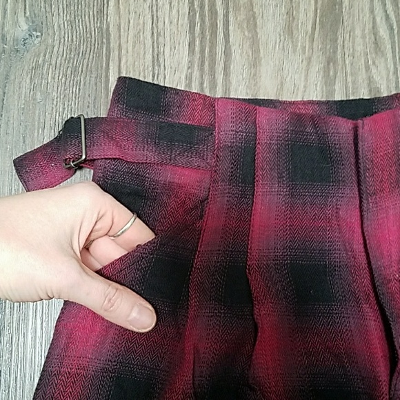 Plaid shorts - Picture 2 of 2